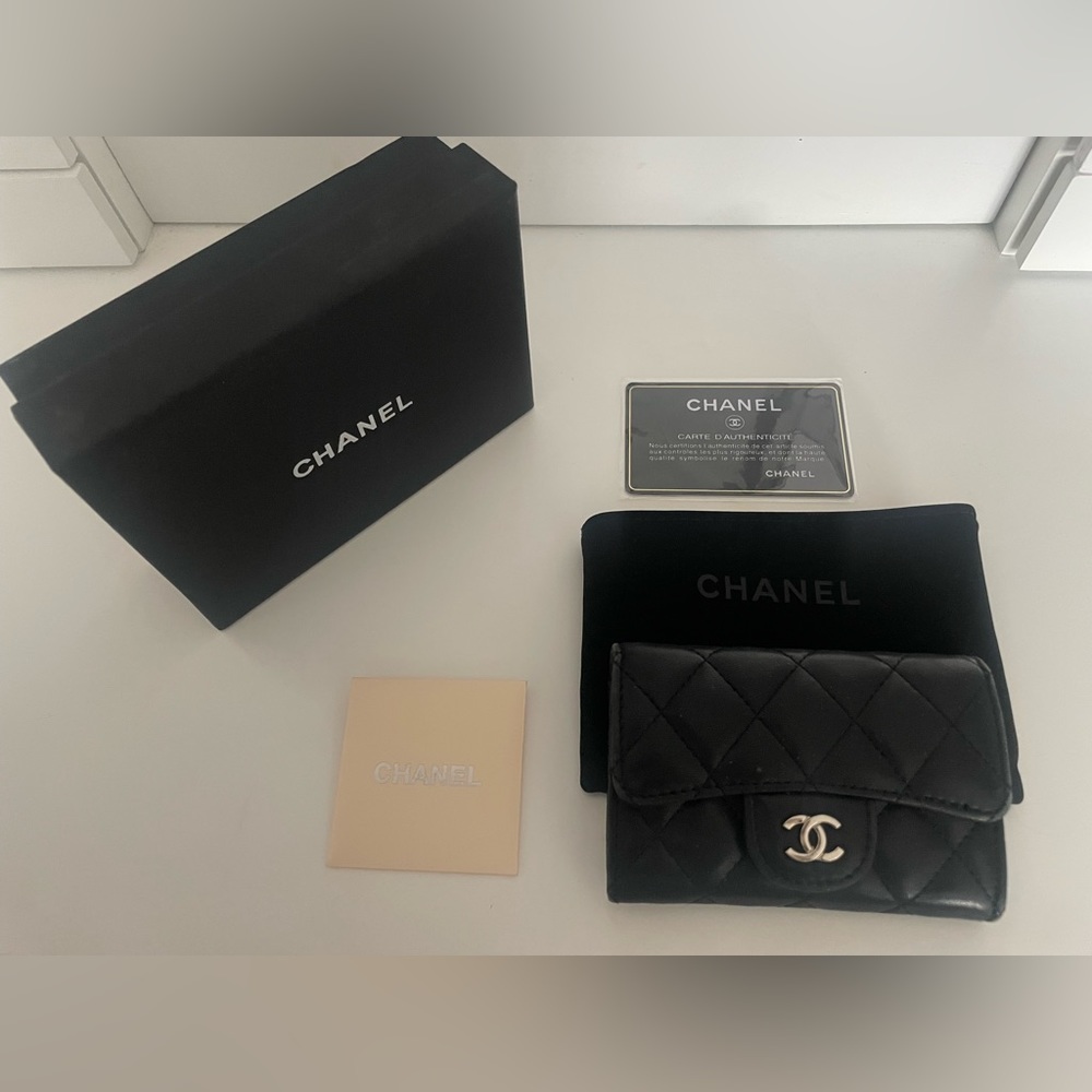 Chanel Caviar Flap Card Holder